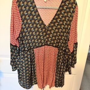 Floral V-Neck Women's Top - Black and Red